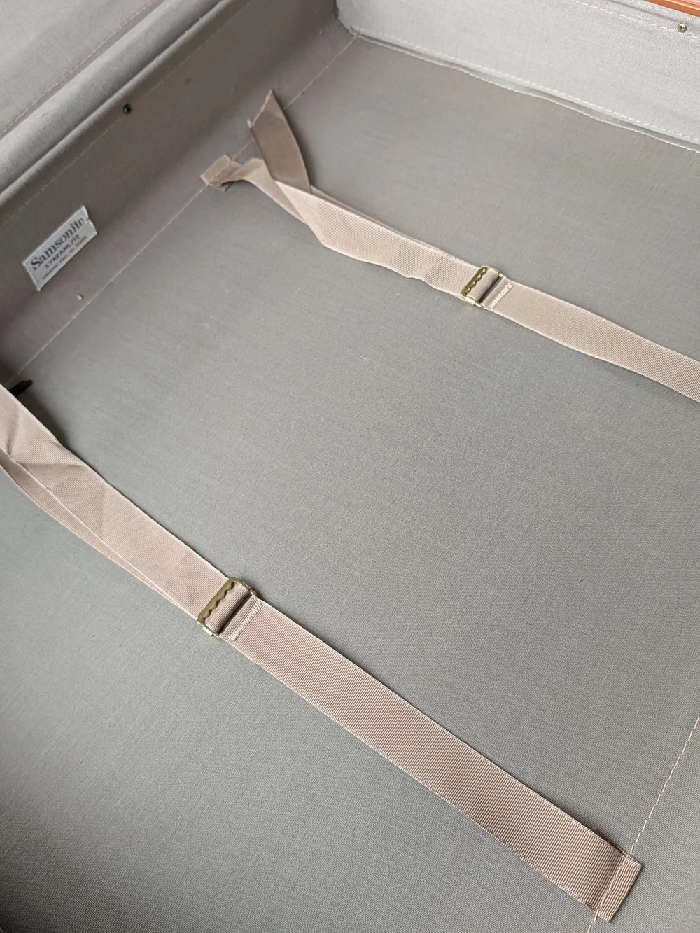 Samsonite streamlite 24”
